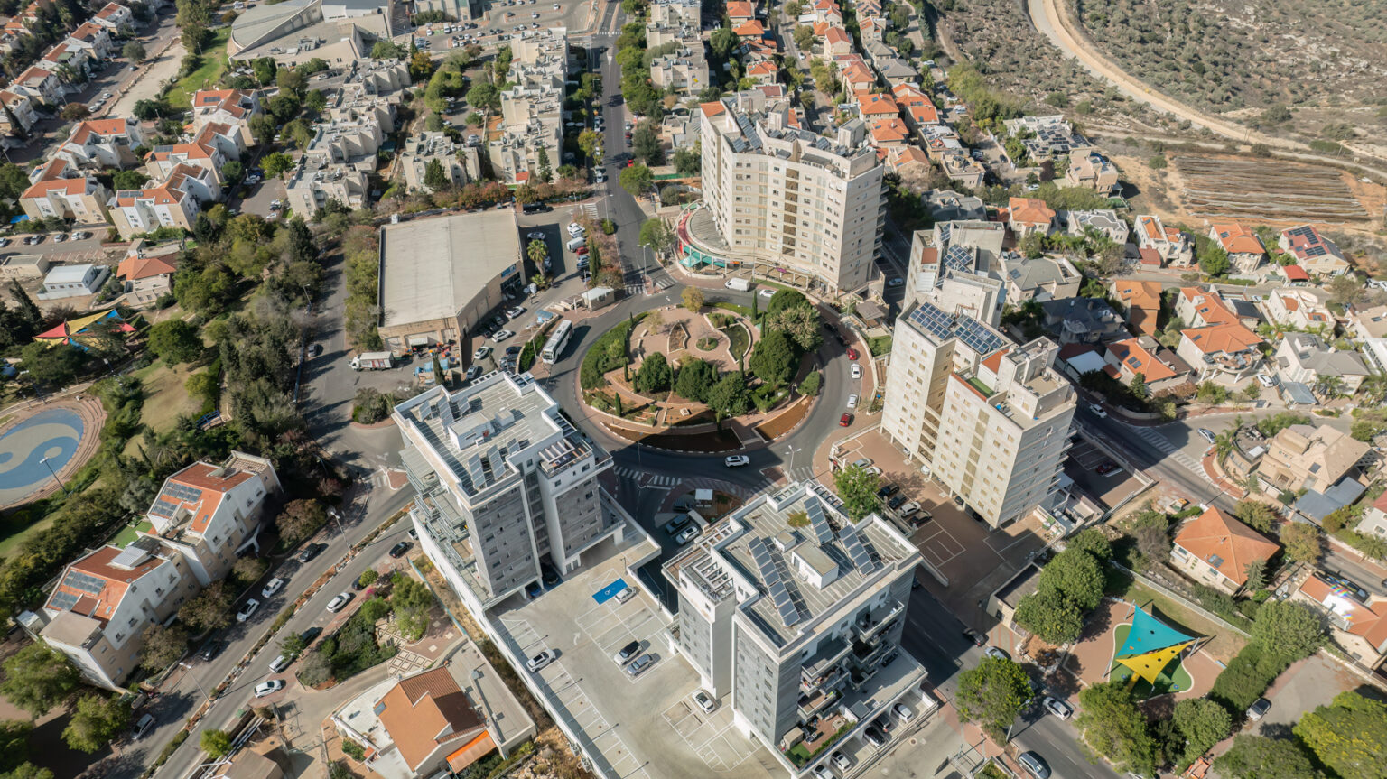 צילום אווירי בניינים וכיכר